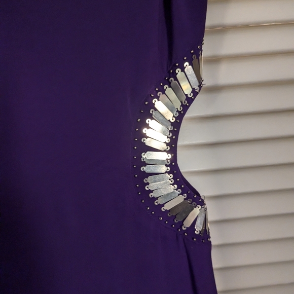 Showstopper form fitting gown - Picture 5 of 7